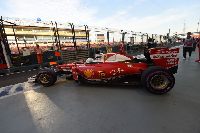 F1: Rosberg falnak ment, Verstappené az edzés 1 | Vezess szing_f1_edz_02