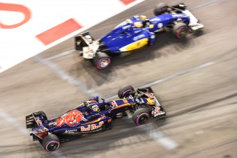 F1: Fizetős pilótákkal folytatja a Sauber