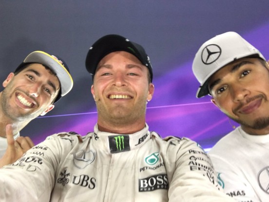 F1: Ricciardo hiába kergette, Rosberg győzött 6 | Vezess szingapur_interju