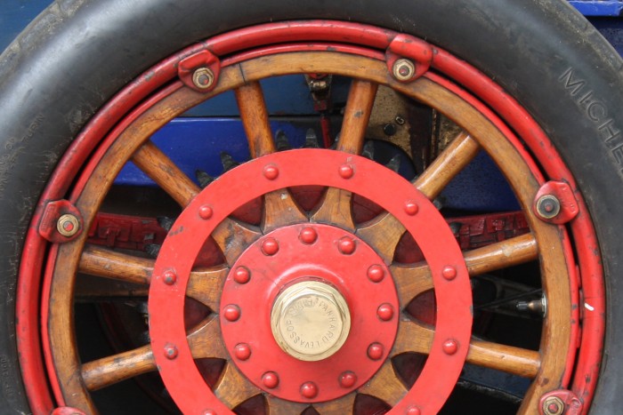 Visszatérhetnek a fakerekek az autóiparban (de nem úgy)