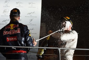 F1: Rosberg elmondta, miért lett szoros a vége