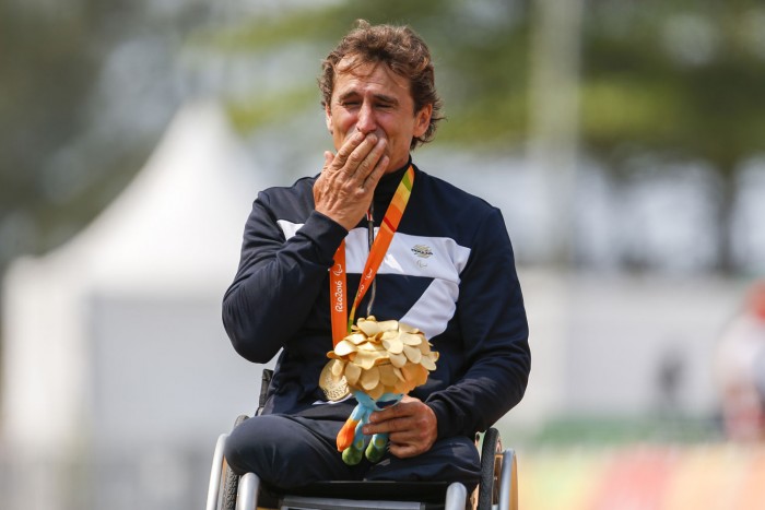 Újra olimpiai bajnok az egykori F1-pilóta