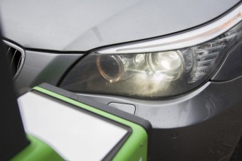 Ingyen ellenőrzik az autósok fényszóróit