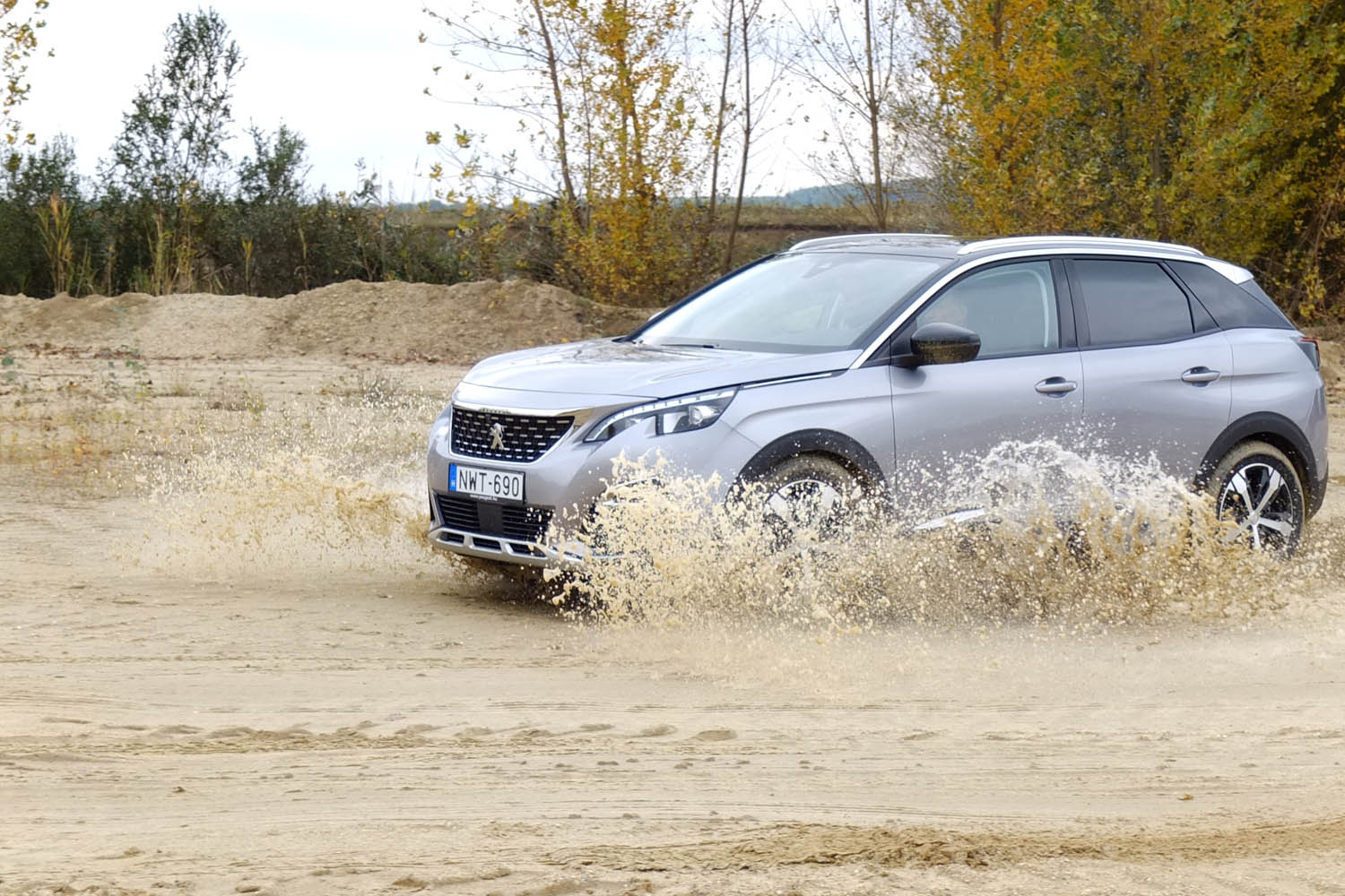 A nép SUV-ra vágyott, a Peugeot SUV-t gyártott 24