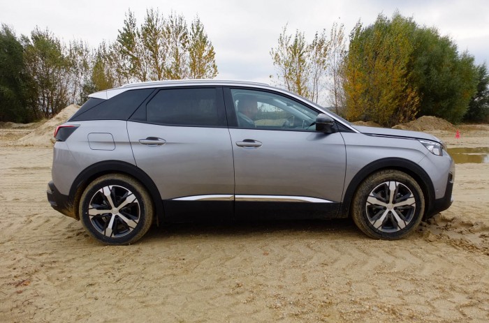 A nép SUV-ra vágyott, a Peugeot SUV-t gyártott 3 07