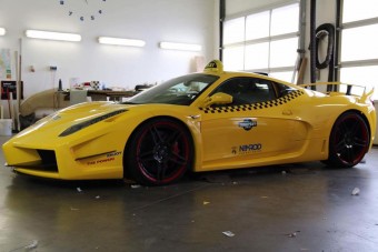 Elkészült az első budapesti Ferrari-taxi