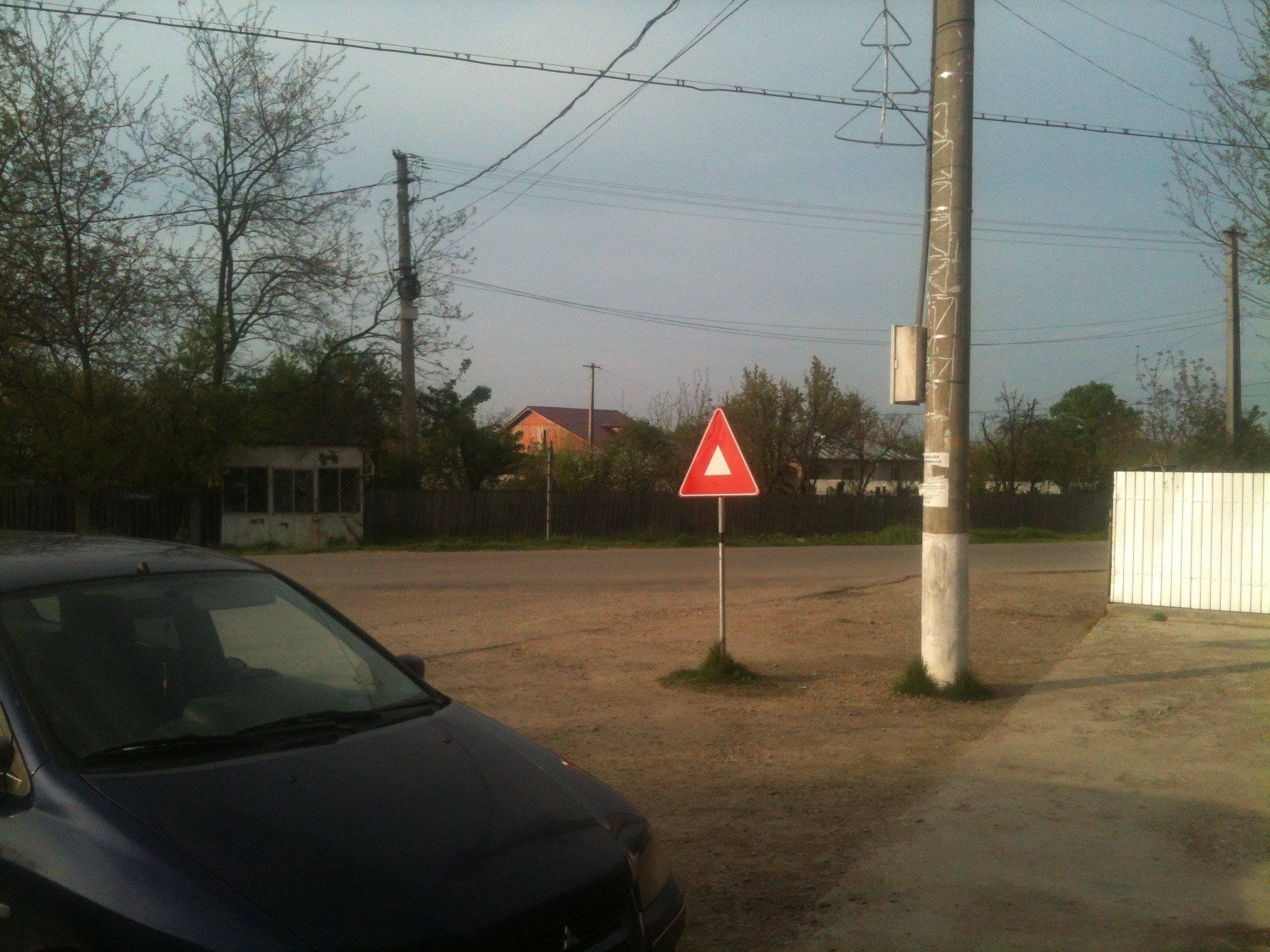 Rejtélyes KRESZ-tábla: Mit akar ez jelenteni? 2 | Vezess 14876057_10210700323773977_577218186_o