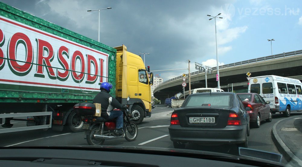 Veszélyben a motoros