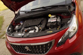 A franciák 2025-től leállnak a benzines autókkal