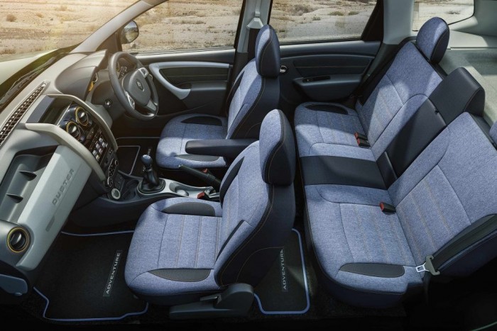 2016-Renault-Duster-Adventure-Edition-interior-press-image