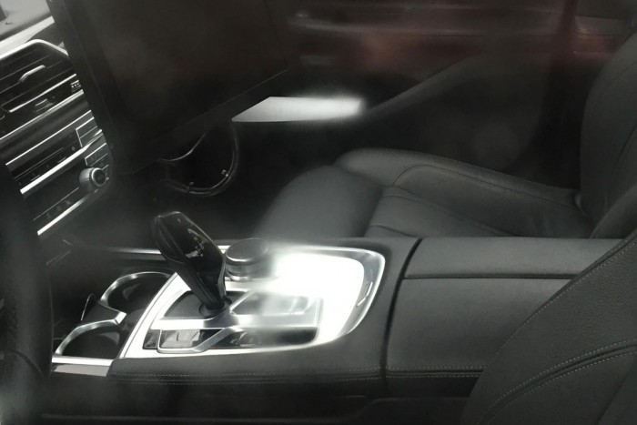 2017-BMW-5-Series-interior-centre-tunnel-spy-shot