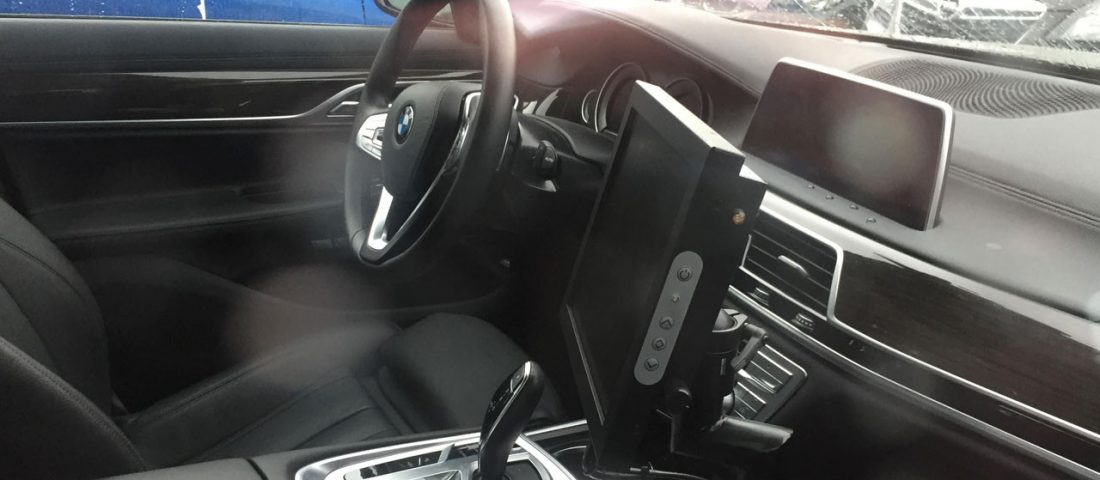 Fotón a vadonatúj BMW 5 műszerfala