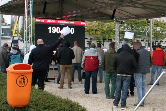Fillérekért vitték a szellemjárta rendőrautókat 23 26