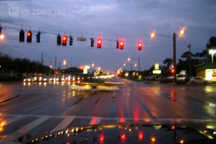 Erre figyeljen aki ebben a pocsék, nyálkás, szomorú időben autóba ül 2 | Vezess 40895_315487_1000x700