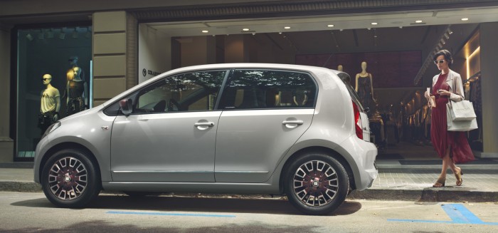 Futár hozza a neten rendelt autót 5 | Vezess 451577