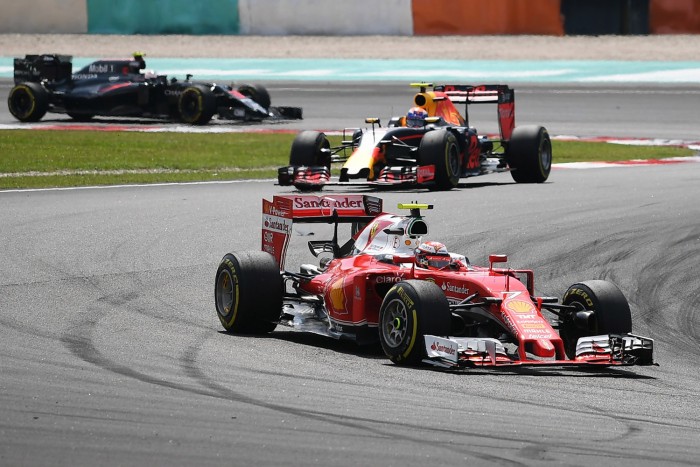 F1: Megsérült Räikkönen autója, és lassú is volt