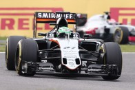 F1: Rosbergé a pole, 13 ezreddel verte Hamiltont 18