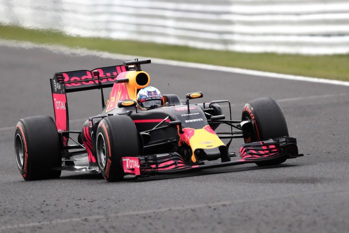 F1: Ricciardónak átok lett Räikkönen büntetése