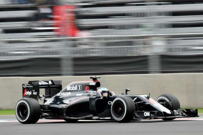 F1: Alonso nem borult ki, hogy Vettel leidiótázta