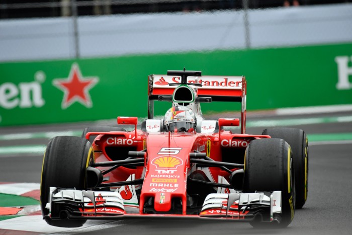 F1: Vettel elverte Hamiltont Mexikóban