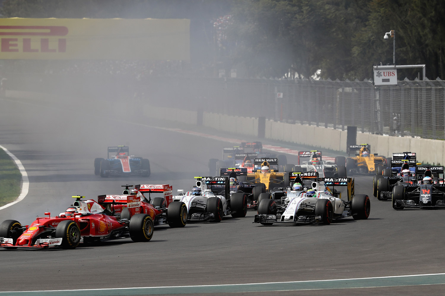 F1: Hamilton lazán nyert, Verstappen szemét volt 11