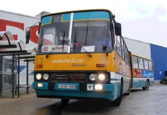 Életveszélyes abroncsokkal járt egy helyi járatú busz Egerben