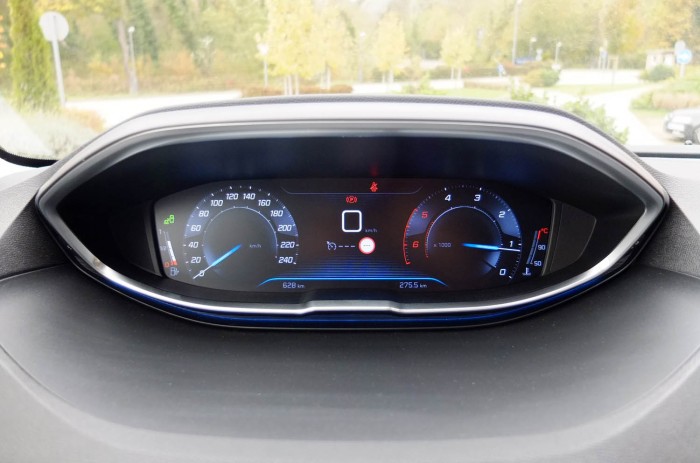 A nép SUV-ra vágyott, a Peugeot SUV-t gyártott 4 b01