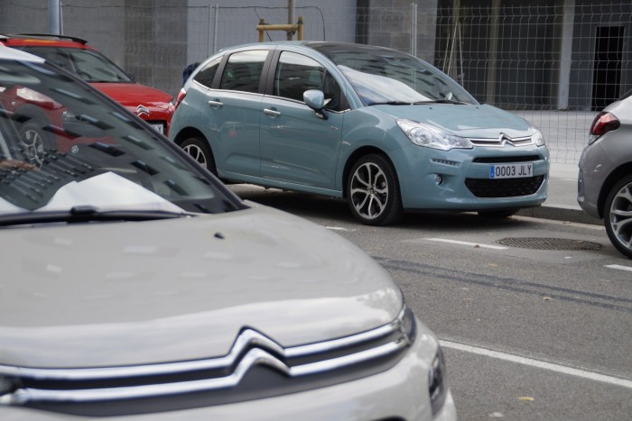 Az új C3-mal ismét magára talált a Citroën 12 Háttérben a régi C3. Nem öregedett meg a formája, de sokkal menőbb az új!