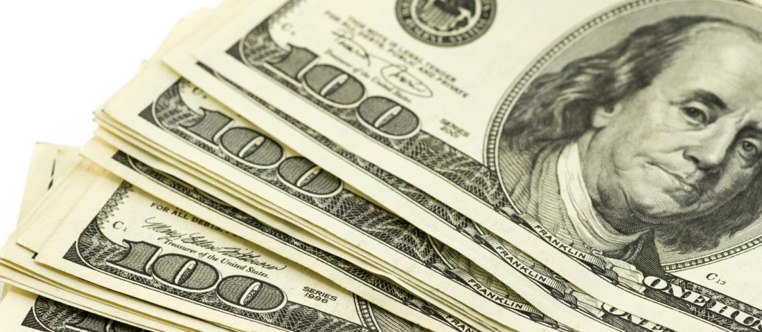 Apuci vitte melózni a szöszke bankrablót