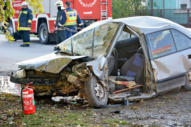 Megrázó fotókon a buji halálos baleset 1 | Vezess D_MTI20161008001