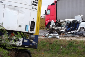 Megrázó fotók a szolnoki halálos balesetről