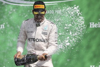 F1: Professzori elismerés Hamiltonnak