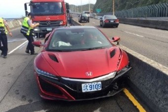 Meg is van az első új Honda NSX baleset