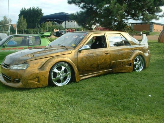 10 pusztító tuning-baleset, ami fájni fog a szemednek 3 Valaha Renault 25-ös volt, most szörnyeteg.