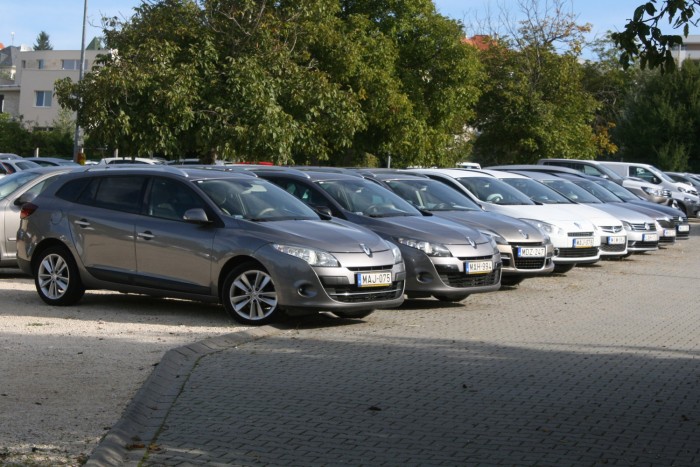 Hol vegyek szervizkönyves használt autót? 1 Hol vegyek szervizkönyves használt autót? 1
