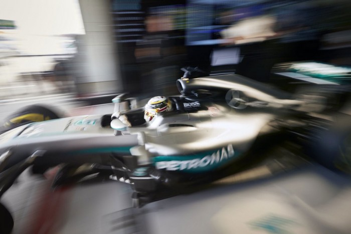 F1: Rosberg tart a Red Bulltól, Hamilton nyugodt