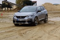 A nép SUV-ra vágyott, a Peugeot SUV-t gyártott 27