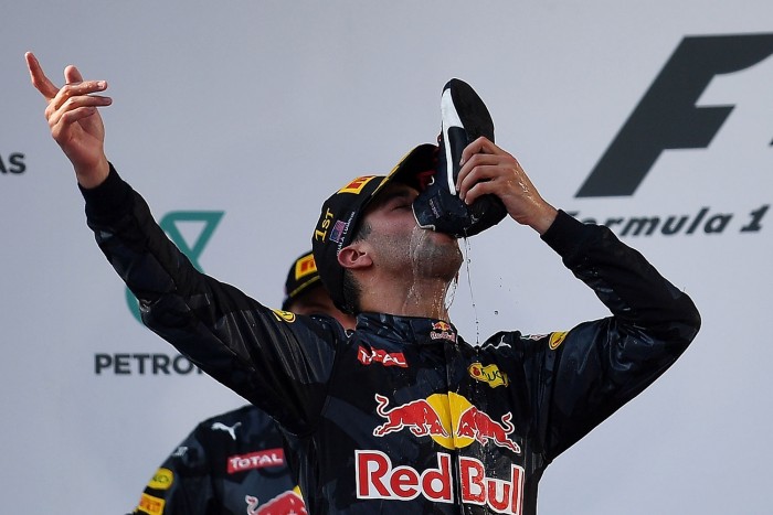 F1: Rosberg ritkán örül így a 3. helynek 3 | Vezess malaj_f1_fut_15