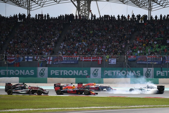 F1: Rosberg ritkán örül így a 3. helynek 2 | Vezess malaj_f1_fut_16