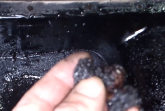 Valami elképesztő trutymót találtak a motorban