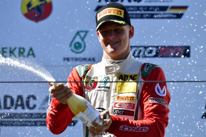 F1: Apja ellenfele kíváncsi a kis Schumira