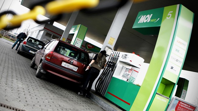 Itt a magyar autós forradalom 12 pontja 1 | Vezess mol-benzinkut-e1460122342243