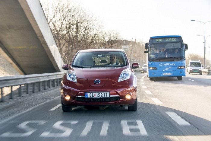 Dízelmotor: kihal vagy tovább él? 3 Norvégiában ma még mehet a buszsávban a villanyautó. Ha már minden kocsi elektromos lesz, ez megváltozik