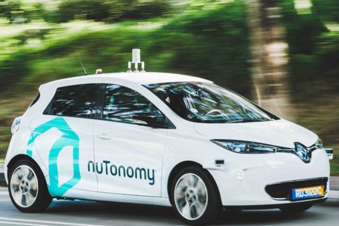 Teherautóval ütközött egy önműködő autó