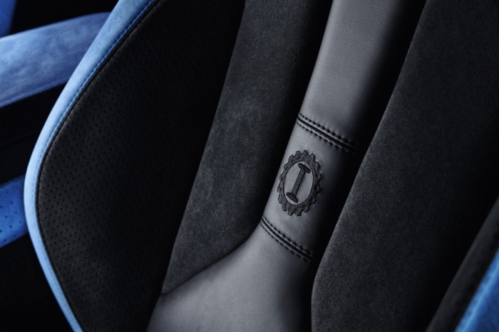 Ez történik, ha Fiat-vezér nyúl BMW-hez 7 | Vezess BMW i Garage Italia Customs