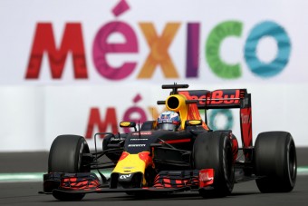F1: Ricciardo csúszkálós hétvégére készül