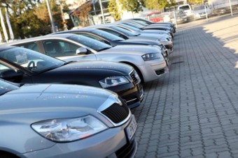 Csaló magyar autókereskedőre csapott le a NAV