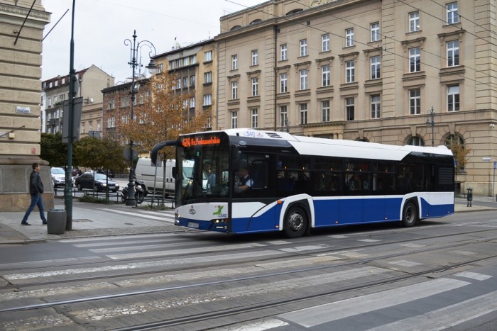 Viszik az év buszát, mint a cukrot