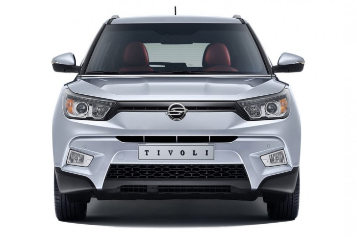 Szétmálló kormánykerék, lángra kapó napellenző 1 | Vezess SsangYong-Tivoli-Front-Press-Image