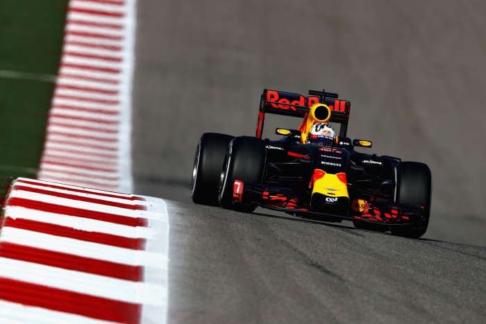 Ricciardo: Legyőzhetjük a Mercedest!